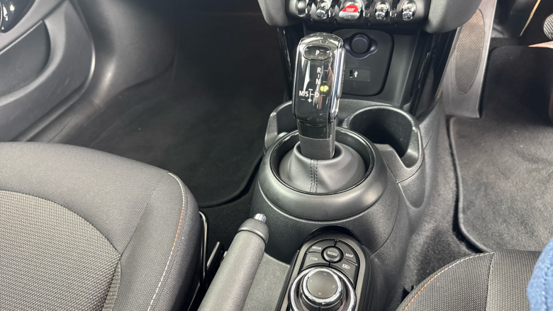 MINI Hatchback 1.5 Cooper Classic Premium 5dr Auto Petrol Hatchback